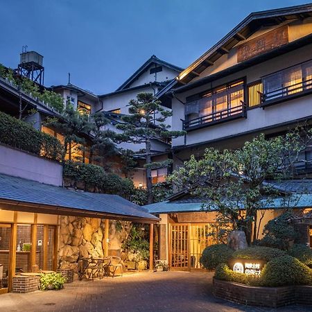 Arima Onsen Tocen Goshobo Hotel Kobe Bagian luar foto The hotel's courtyard