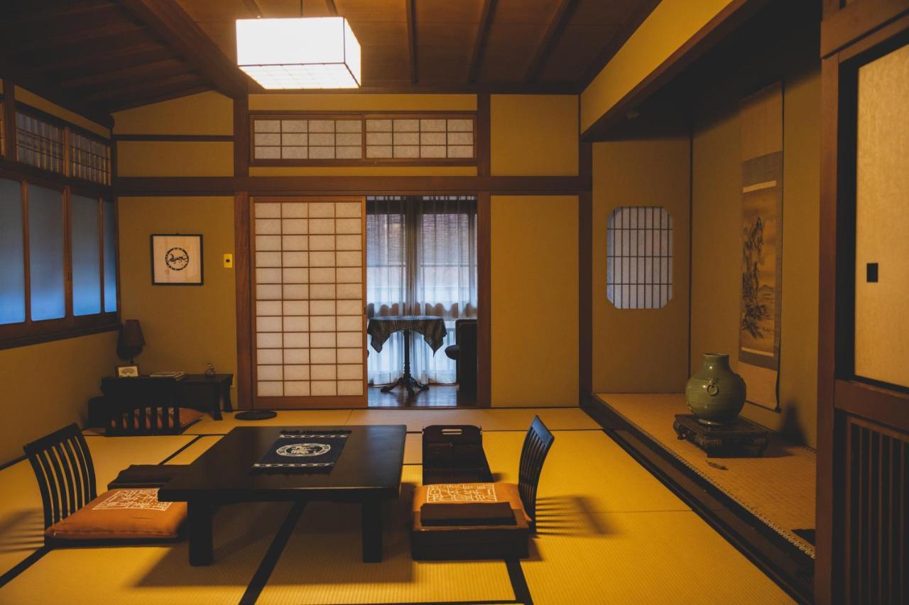 Arima Onsen Tocen Goshobo Hotel Kobe Bagian luar foto A traditional Japanese room