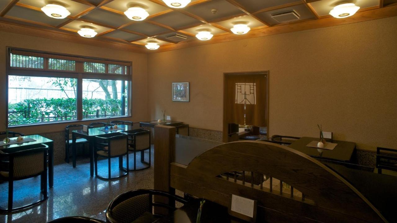 Arima Onsen Tocen Goshobo Hotel Kobe Bagian luar foto Interior of a soba restaurant in Tokyo