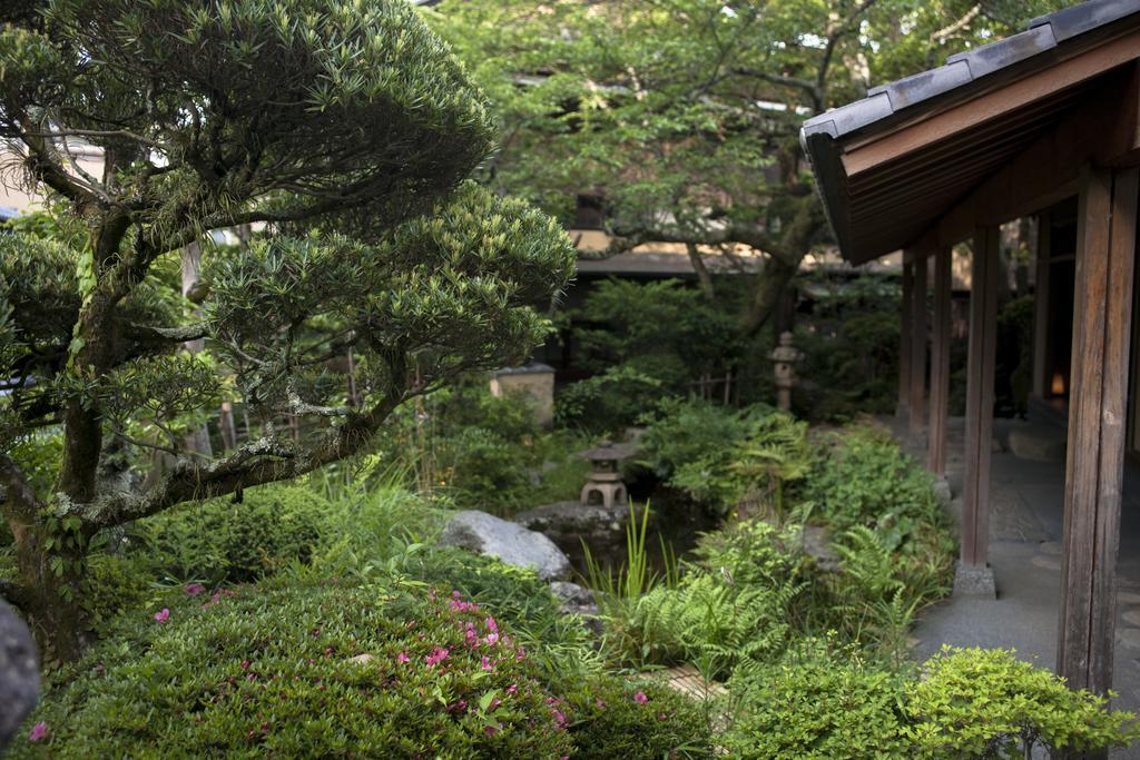 Arima Onsen Tocen Goshobo Hotel Kobe Bagian luar foto The garden of the house